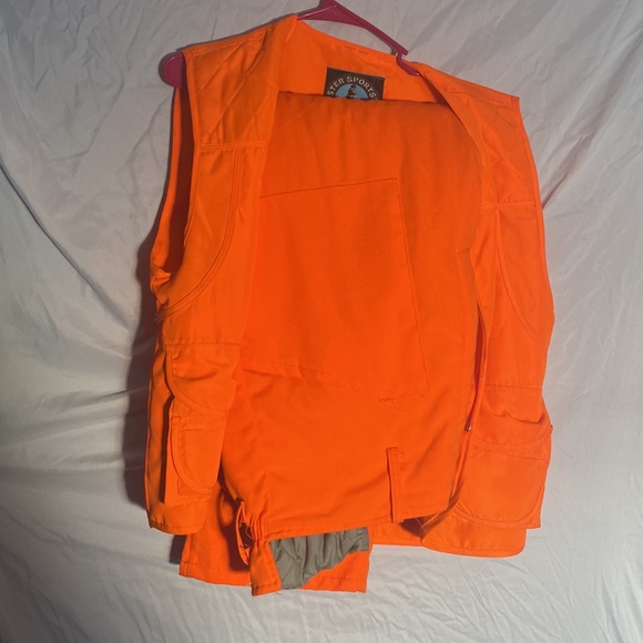 Safety hunting vest with insulated pants - Picture 3 of 3